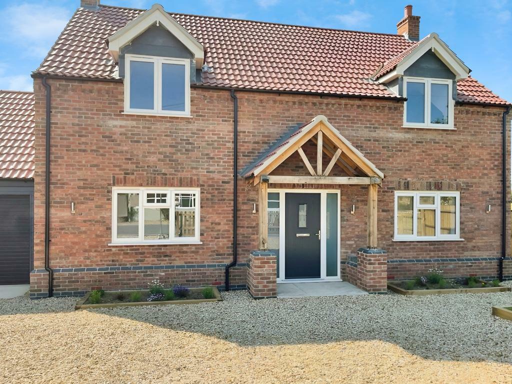 4 bedroom detached house for sale in Broadgate, Whaplode drove