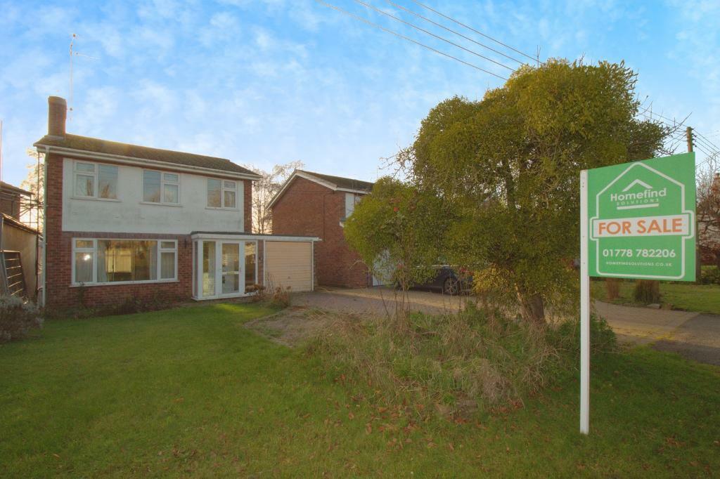 3 bedroom detached house for sale in Riverside, Deeping Gate