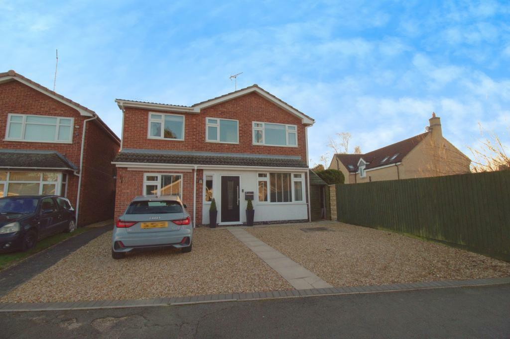 4 bedroom detached house for sale in The Orchard, Market Deeping, PE6