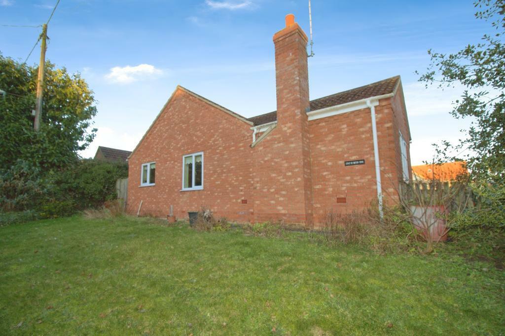 2 bedroom detached bungalow for sale in Stainfield Road, Kirkby