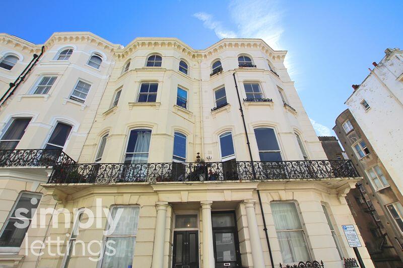 Studio flat for rent in Chesham Place, Brighton, BN2