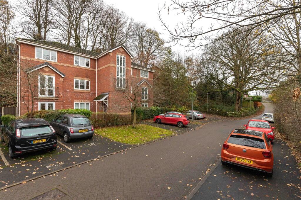 Main image of property: Summerlea Close, Macclesfield, Cheshire, SK10