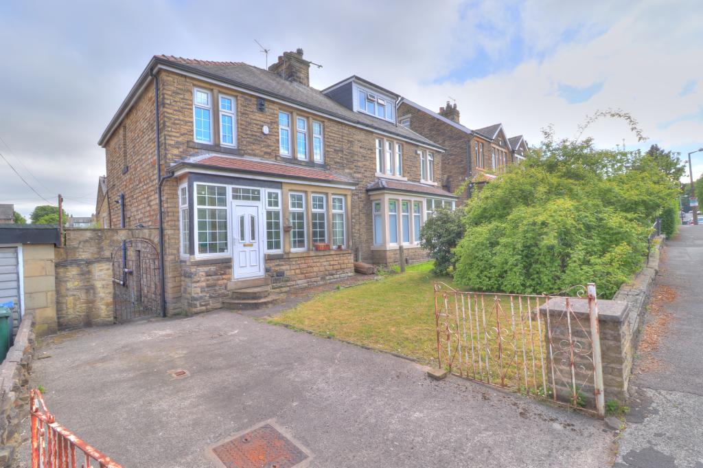 3 bedroom semidetached house for sale in Redburn Drive, Shipley, BD18