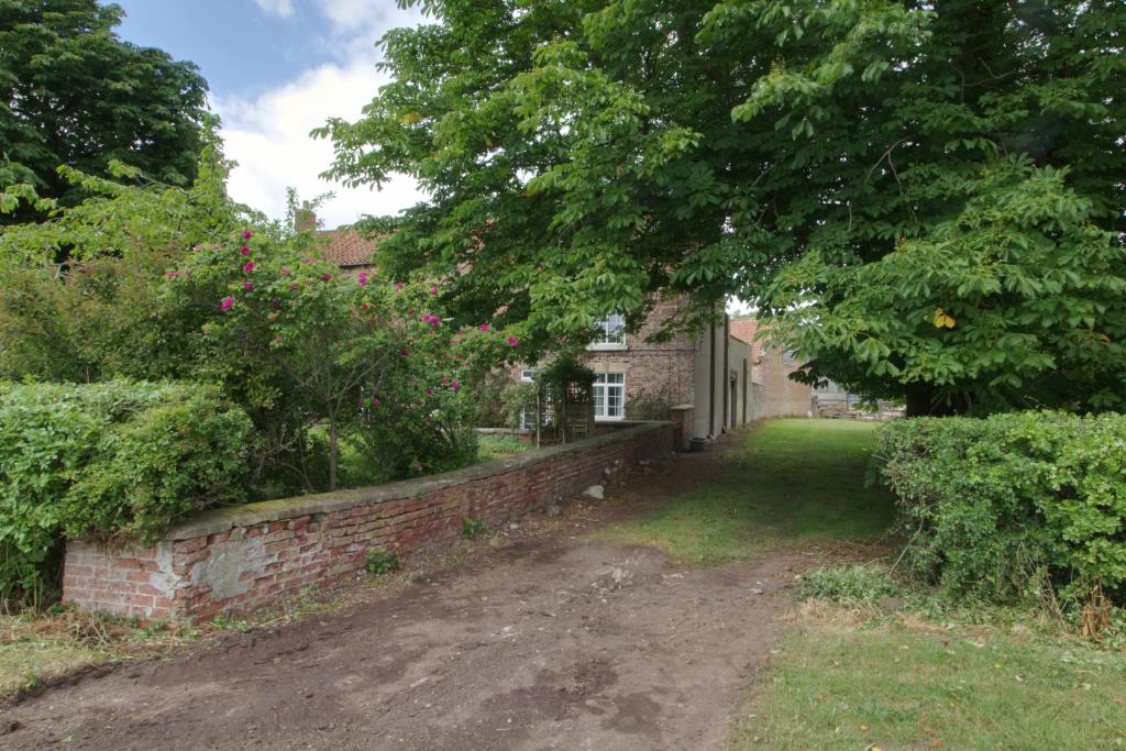 6 bedroom detached house for sale in Marishes, Malton, YO17