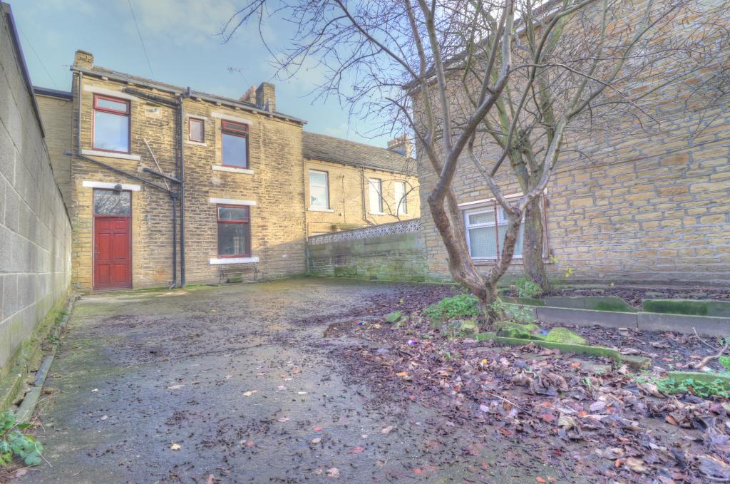 6 bedroom terraced house for sale in Girlington Road, Bradford, BD8