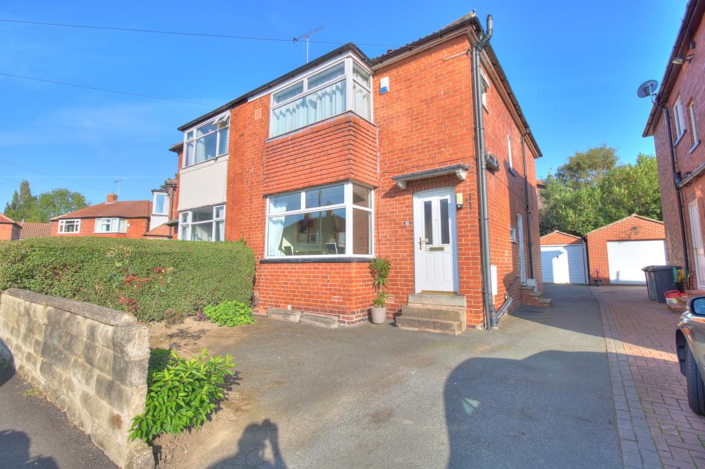 3 bedroom semidetached house for sale in Parkland Gardens, Meanwood