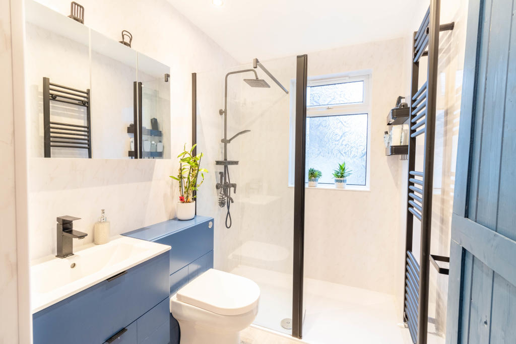 3 bedroom detached bungalow for sale in Whinfield Place, Newportontay