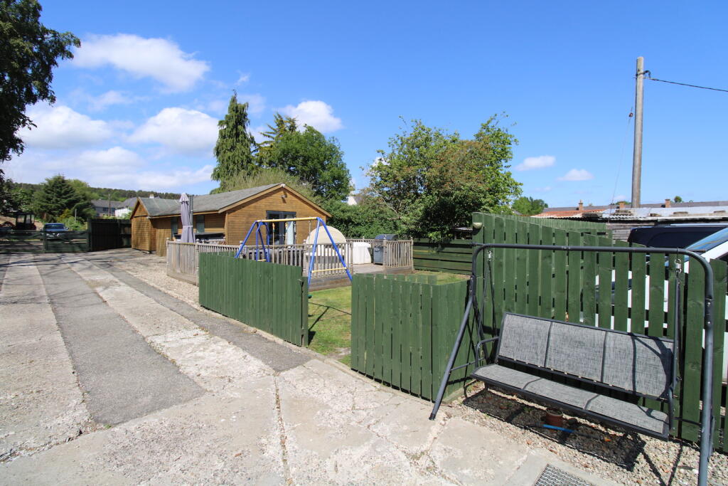 4 bedroom detached house for sale in Novar Road, Alness, IV17