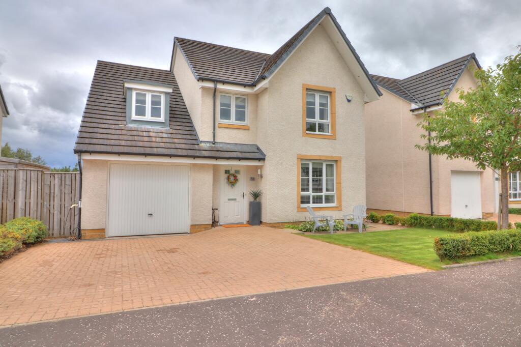 5 bedroom detached house for sale in Kingsbarns Gardens, Cumbernauld, G68