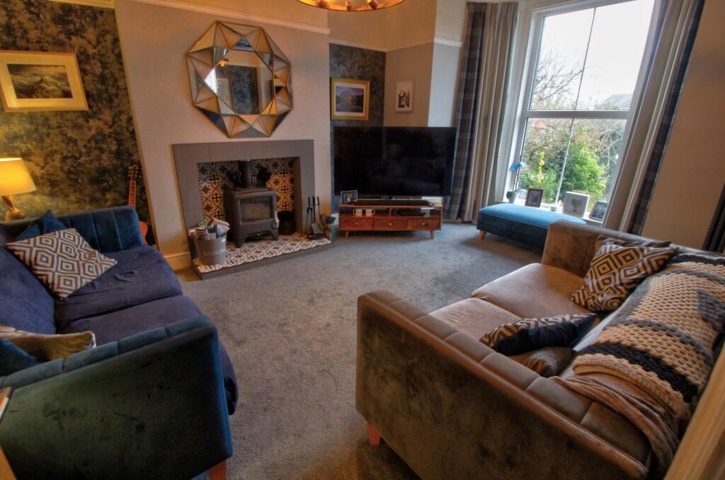 5 bedroom terraced house for sale in Abbey Road, Barrowinfurness, LA14