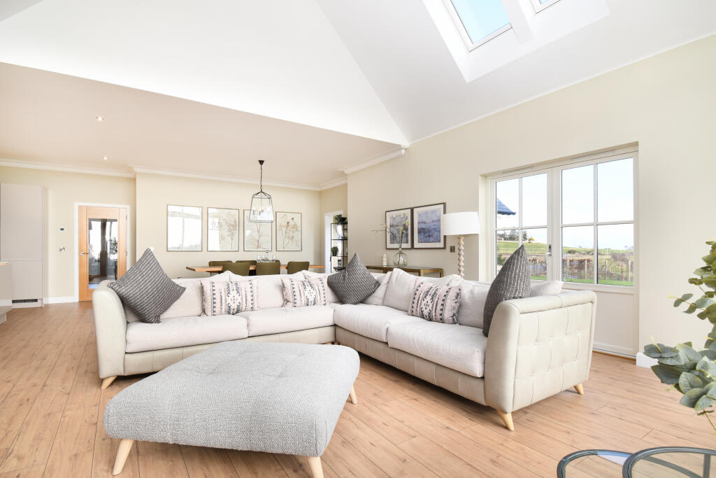 Additional property image - Queen Elizabeth Drive, Chapelton, AB39