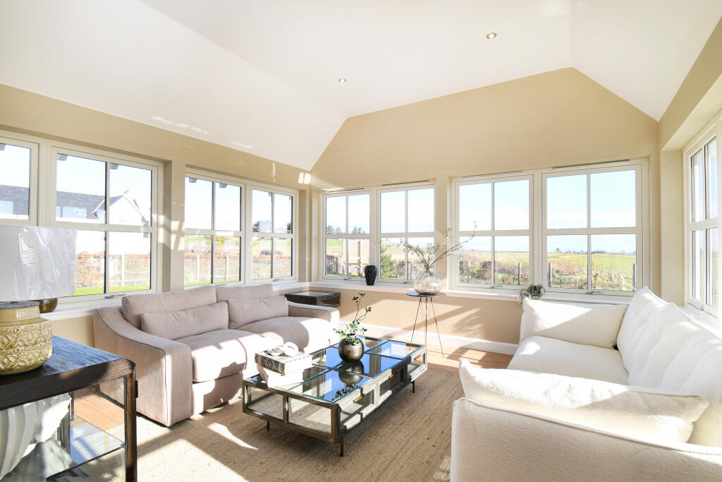 Additional property image - Queen Elizabeth Drive, Chapelton, AB39