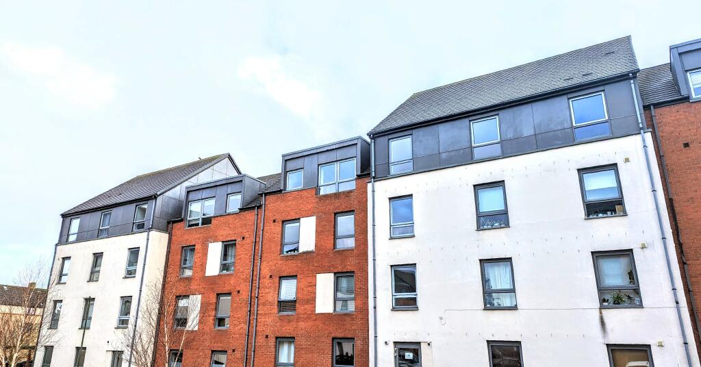 2 bedroom flat for sale in Ferry Gait Crescent, Edinburgh, EH4