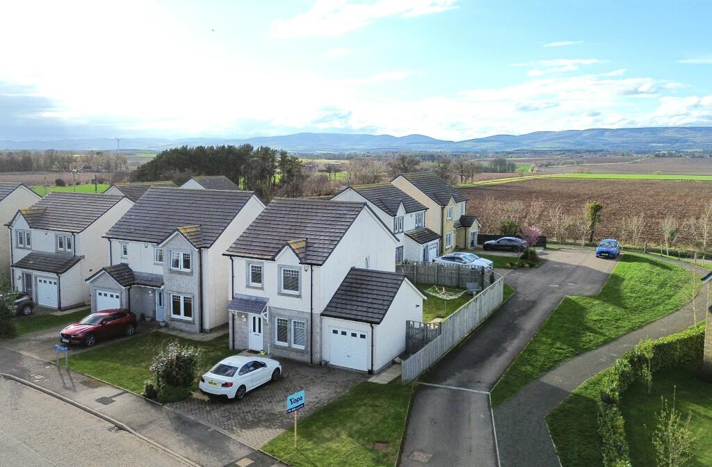 3 bedroom detached house for sale in Lyall Way, Laurencekirk, AB30