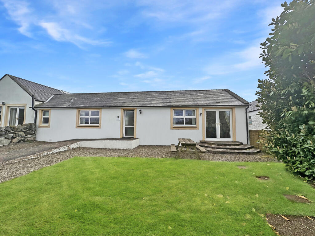 2 bedroom semidetached bungalow for sale in Meikle Richorn, Dalbeattie