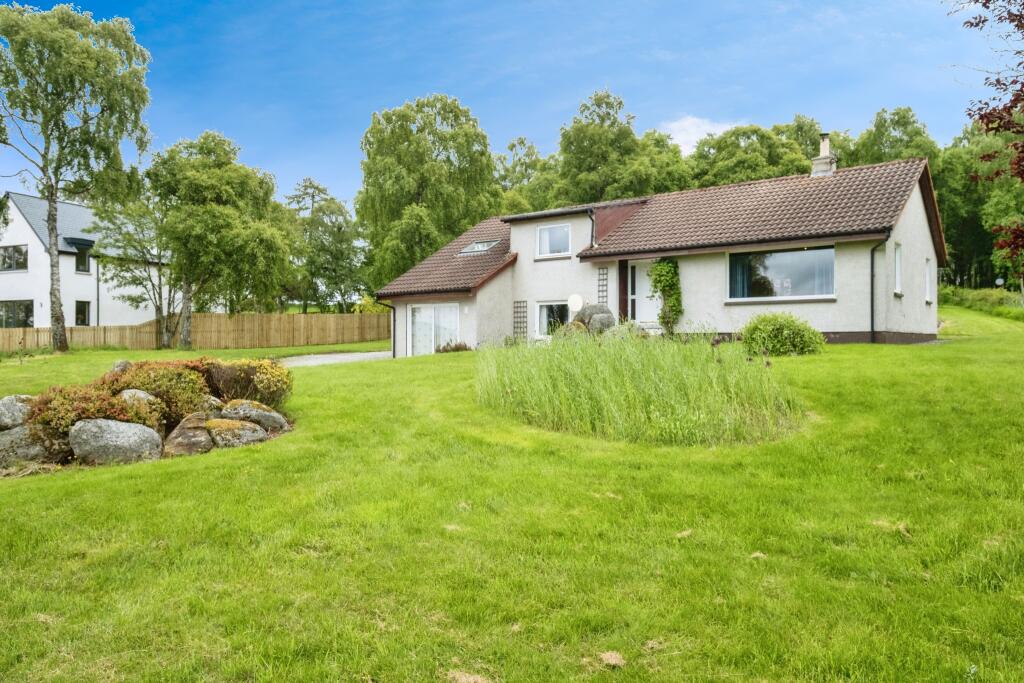 4 bedroom detached house for sale in Newton of Ferintosh, Dingwall, IV7