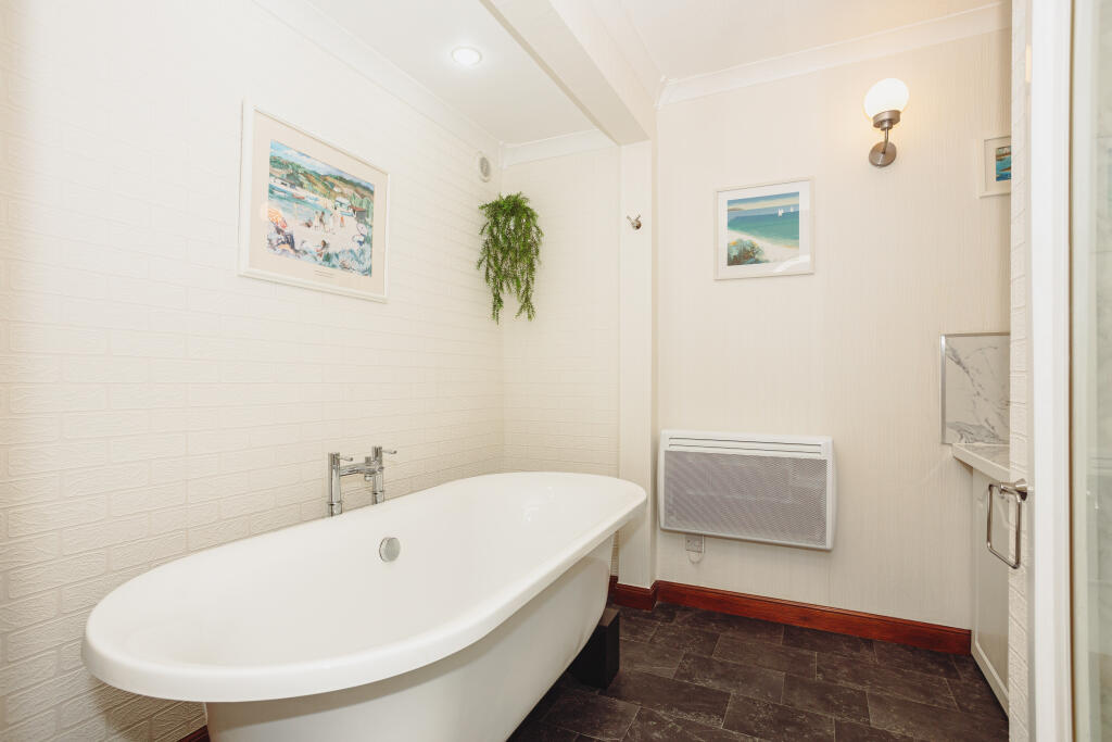 Additional property image - Gilloch Avenue, Dumfries, DG1