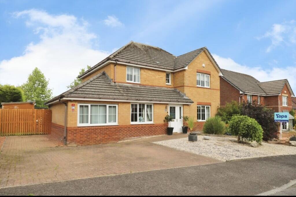 Main image of property: Huntly Gardens, Glasgow, G72