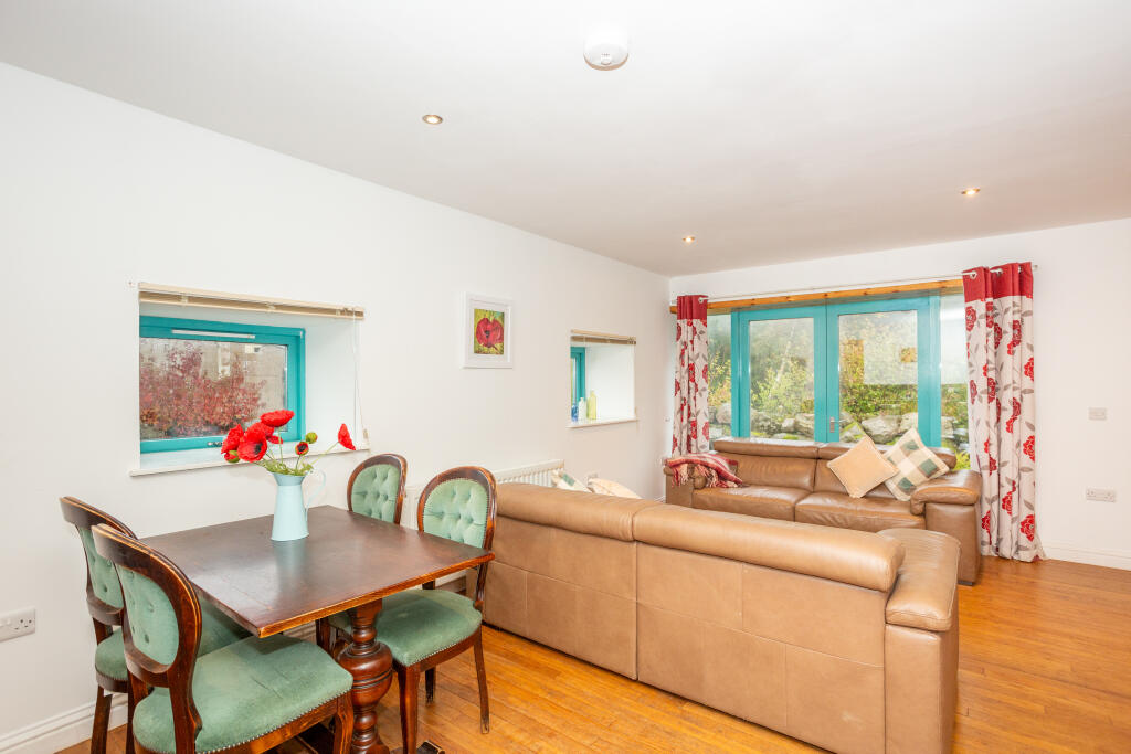 2 bedroom semi-detached house