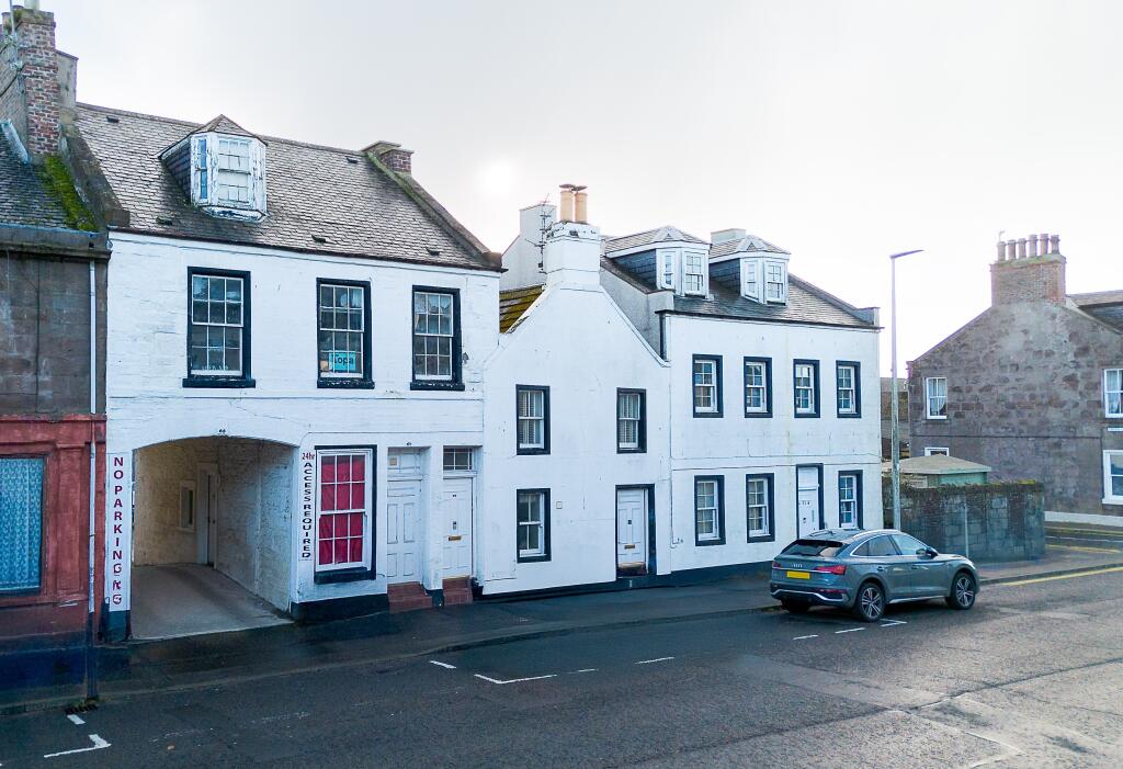 2 bedroom maisonette