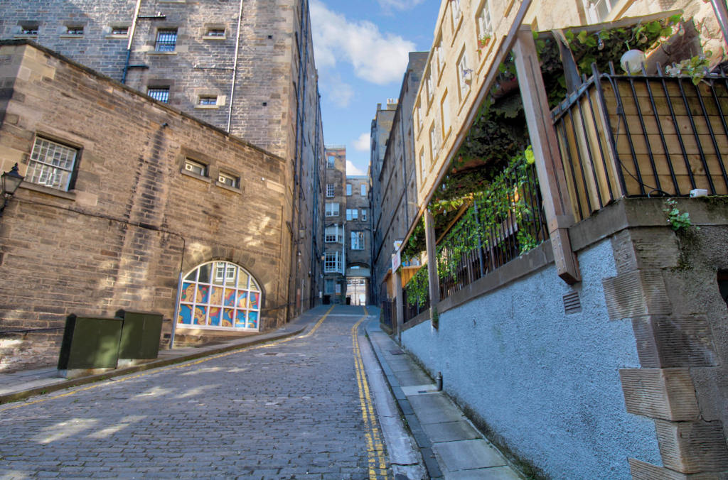 2 bedroom flat for sale in HIGH STREET, Edinburgh, EH1