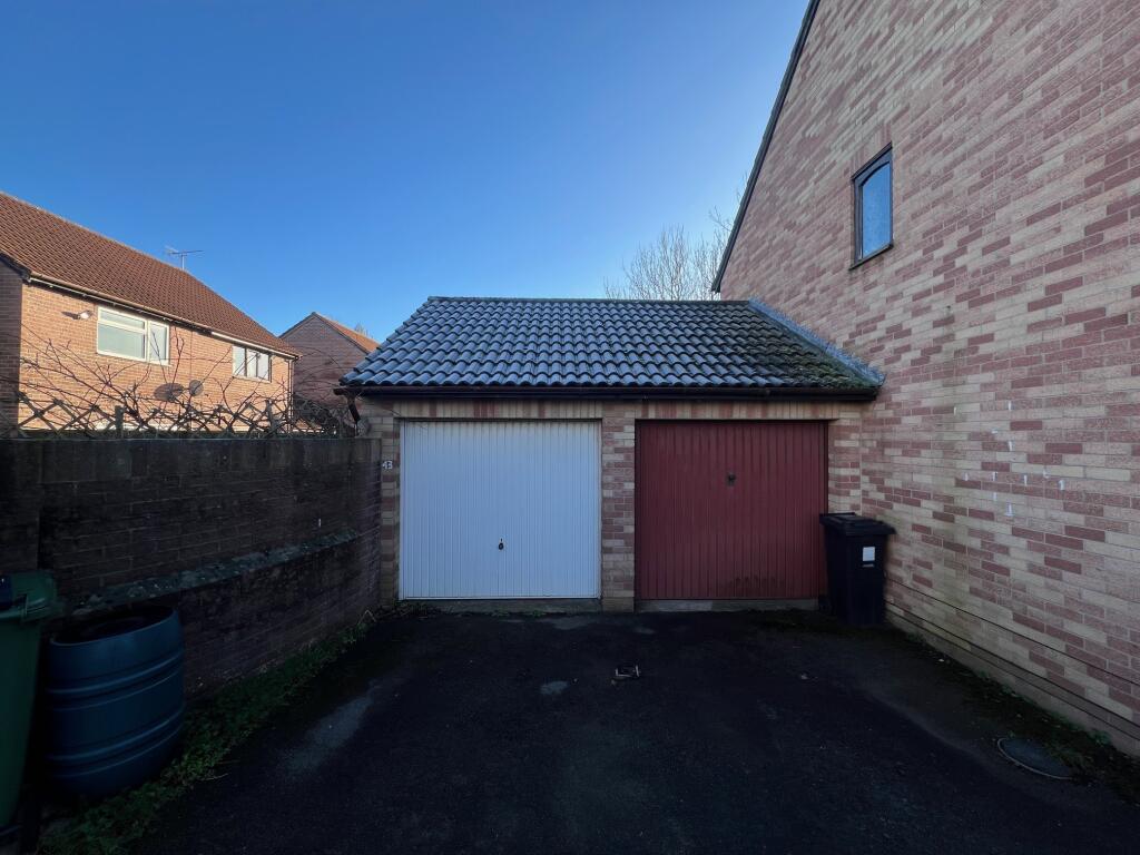 Main image of property: Garage, Apseleys Mead