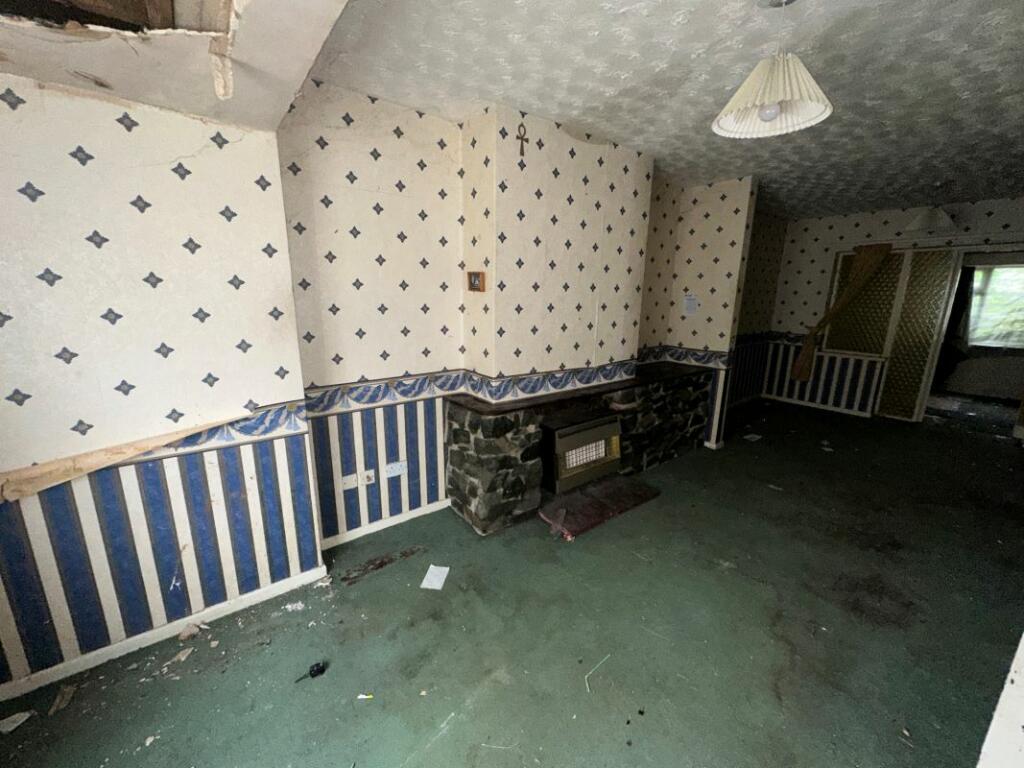 Additional property image - 33 Westcroft Grove, Northfield, Birmingham, B38 8AT