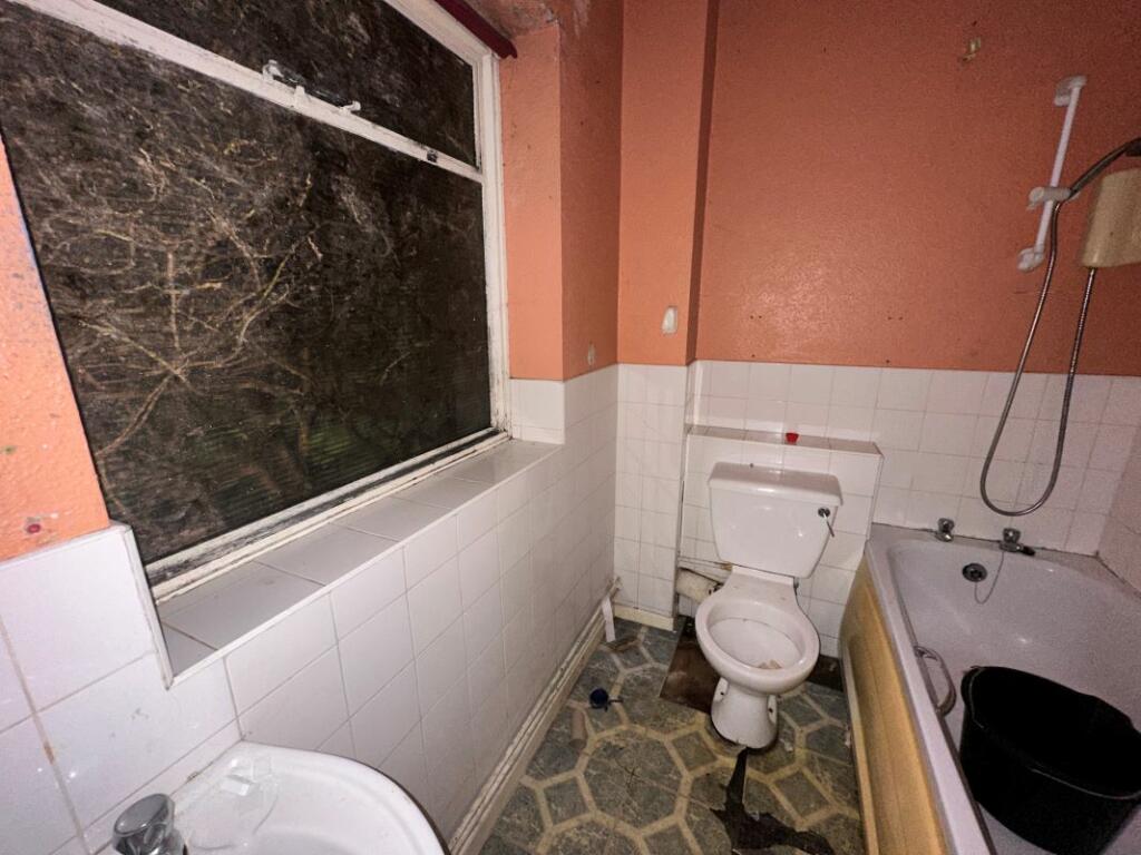 Additional property image - 33 Westcroft Grove, Northfield, Birmingham, B38 8AT