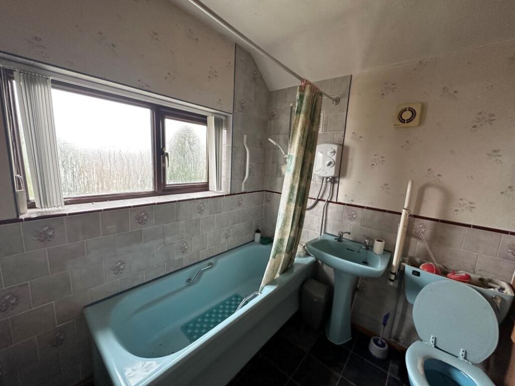 Additional property image - 1 Romsley Close, Rednal, Birmingham, B45 9UX