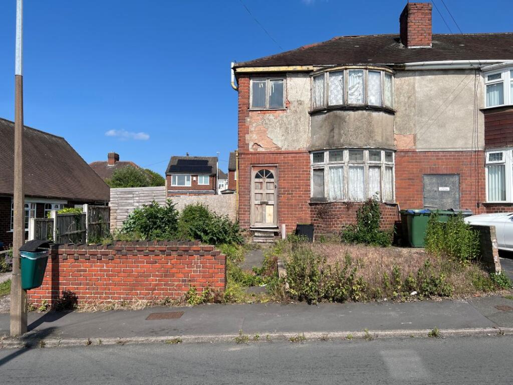 Main image of property: 13 Lee Street, West Bromwich, B70 0QY