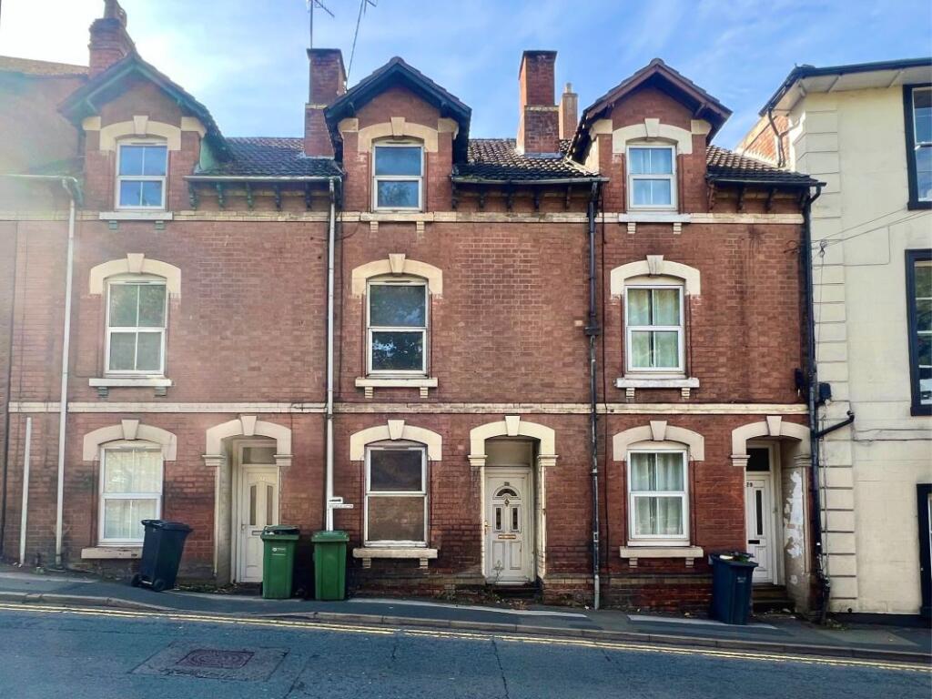 Main image of property: 30 London Road, Worcester, WR5 2DL