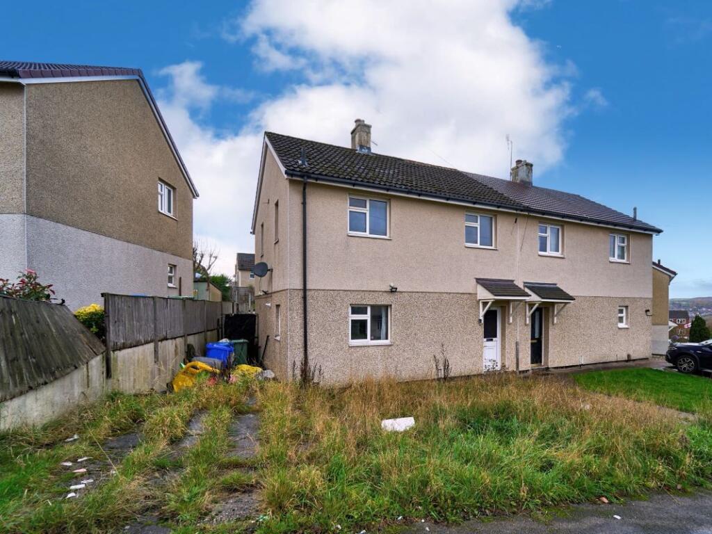 Main image of property: 41 Cornwall Drive, Brimington, Chesterfield, Derbyshire, S43 1EF
