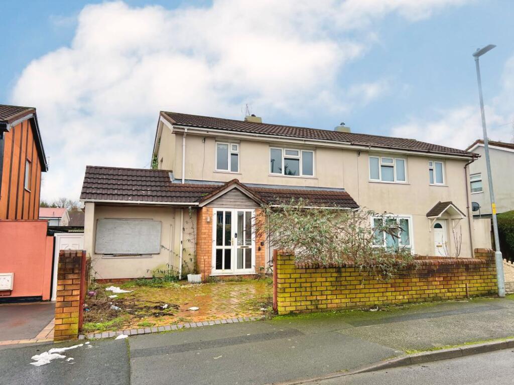 Main image of property: 17 Wye Road, Walsall, WS3 1NT