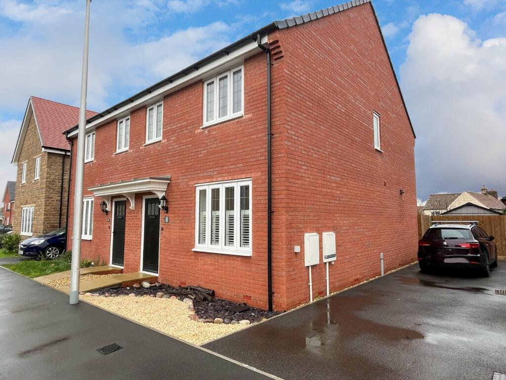 3 bedroom semidetached house for sale in Egret Drive, Yatton, North