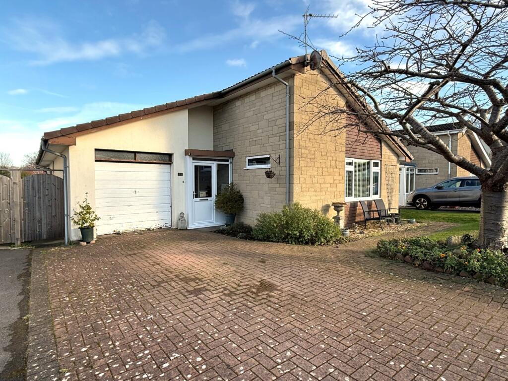 Main image of property: Walnut Close, Nailsea, North Somerset, BS48
