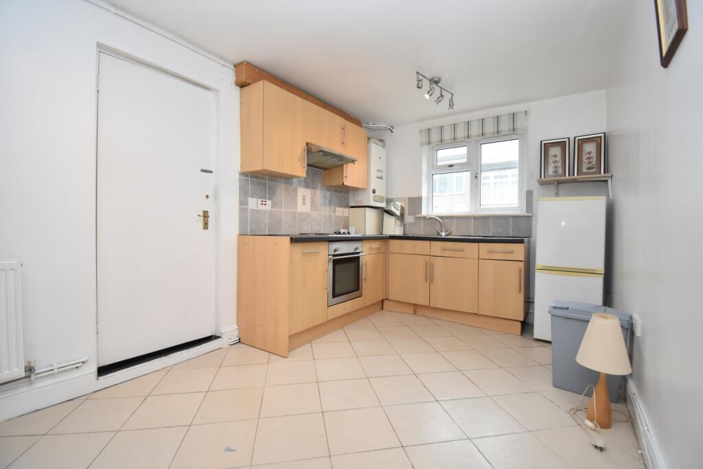 Studio flat for rent in Willenhall Road London SE18