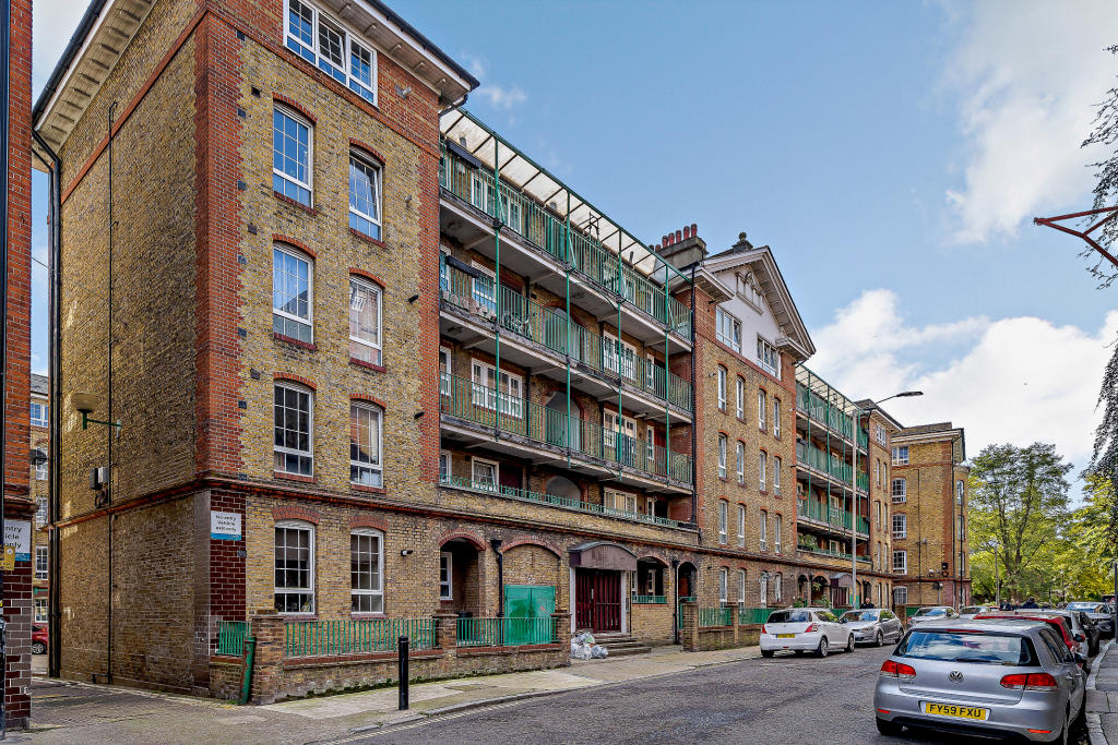 2 bedroom flat for sale in Swan Road, London, SE16 4NQ, SE16