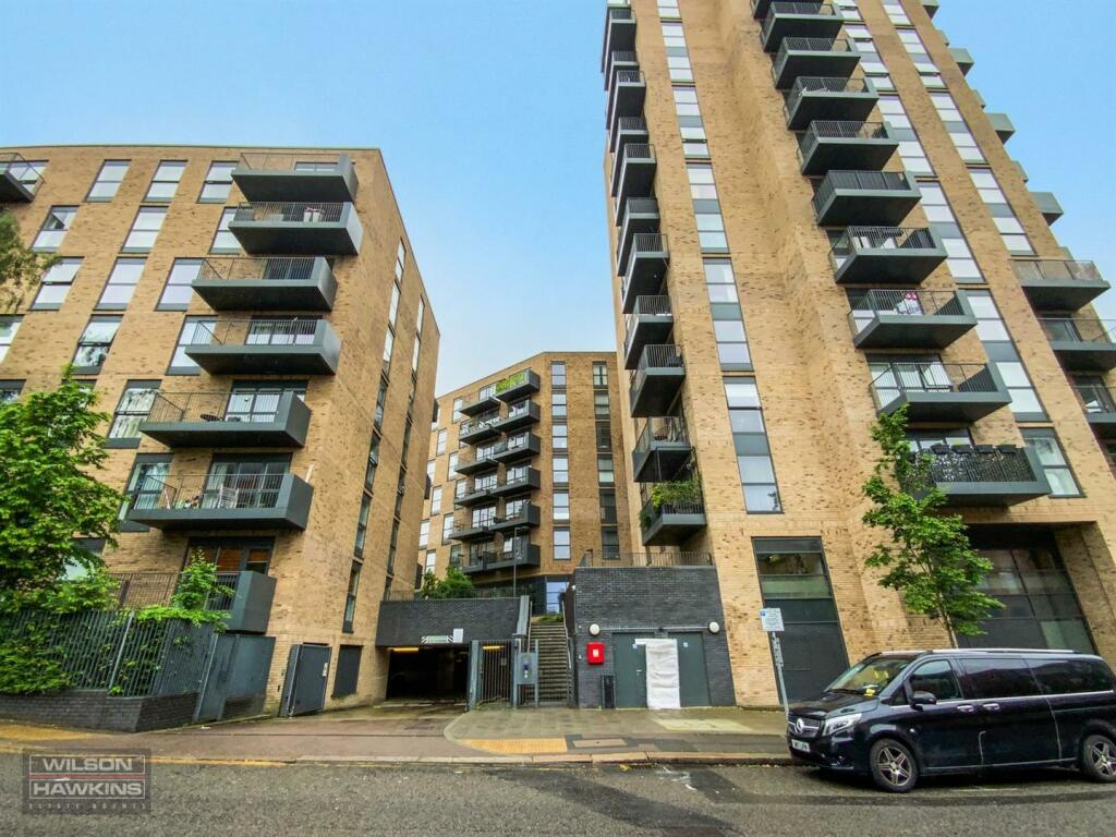 1 bedroom flat for sale in Lyon Road, Harrow, HA1