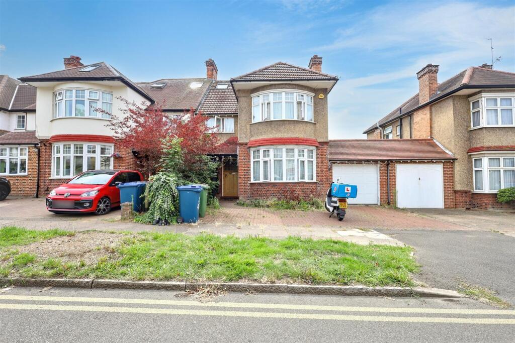 4 bedroom semi-detached house