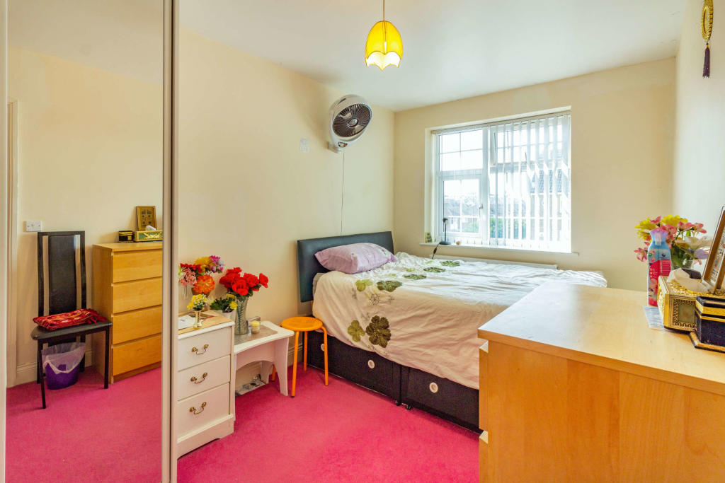 6 bedroom detached house for sale in Trentham Drive, Nottingham, NG8