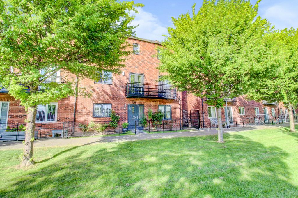 5 bedroom town house for sale in Davy Road, Allerton Bywater