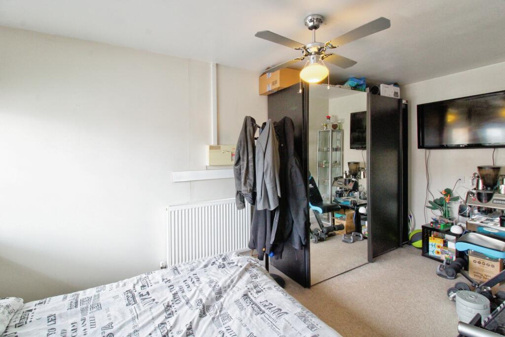 4 bedroom detached house for sale in Far Golden Smithies, Mexborough, S64