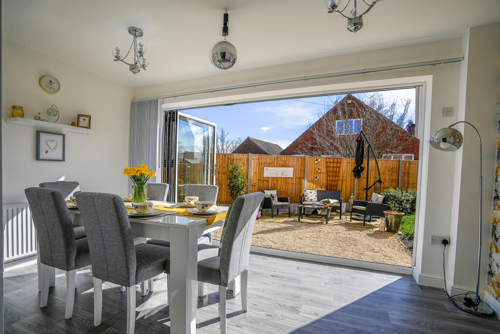 4 bedroom detached house for sale in Private Lane, NormanbybySpital, LN8