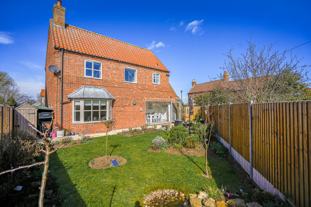 4 bedroom detached house for sale in Private Lane, NormanbybySpital, LN8