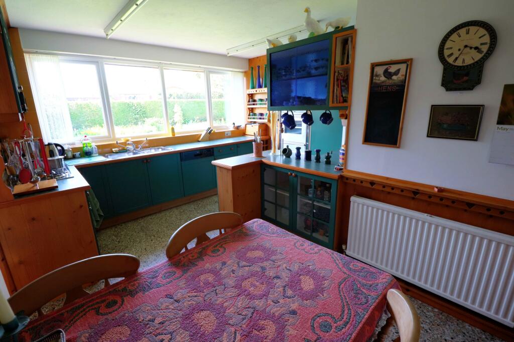 3 bedroom bungalow for sale in Awsworth Lane, Nottingham, NG16