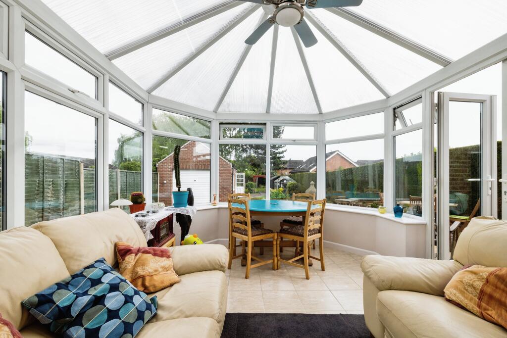 4 bedroom detached house for sale in Boultham Park Road, Lincoln, LN6