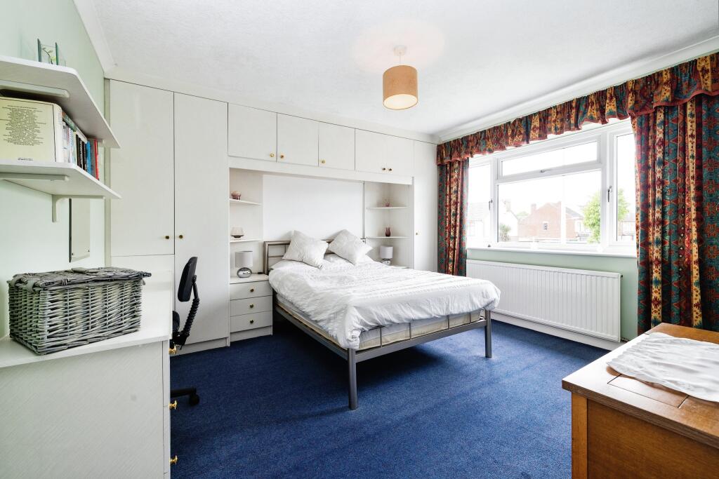 4 bedroom detached house for sale in Boultham Park Road, Lincoln, LN6