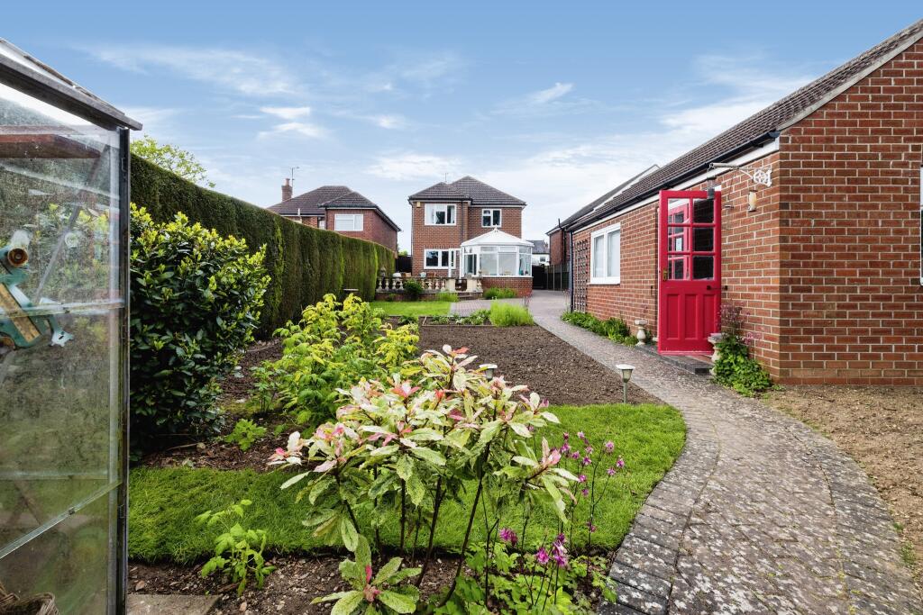 4 bedroom detached house for sale in Boultham Park Road, Lincoln, LN6