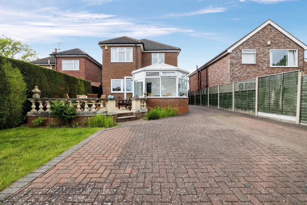 4 bedroom detached house for sale in Boultham Park Road, Lincoln, LN6