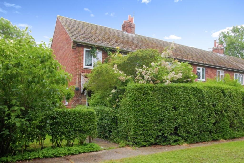 3 bedroom terraced house for sale in Kelk Villas, Welwick, Hull, HU12